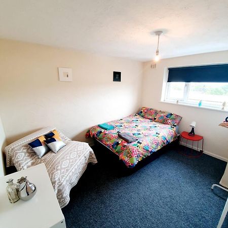 Rayleigh Town Centre 3 Bedroom Apartment Eksteriør billede