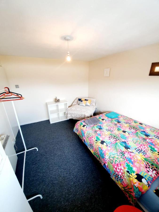 Rayleigh Town Centre 3 Bedroom Apartment Eksteriør billede