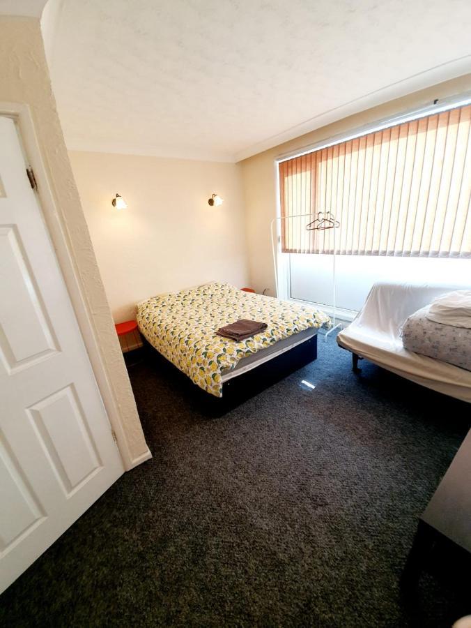 Rayleigh Town Centre 3 Bedroom Apartment Eksteriør billede