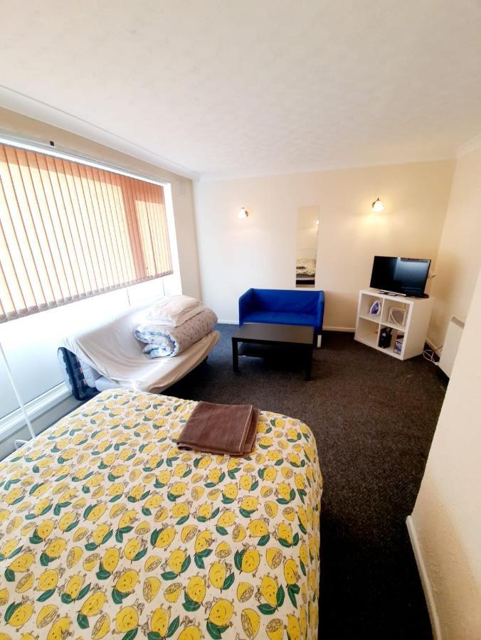Rayleigh Town Centre 3 Bedroom Apartment Eksteriør billede