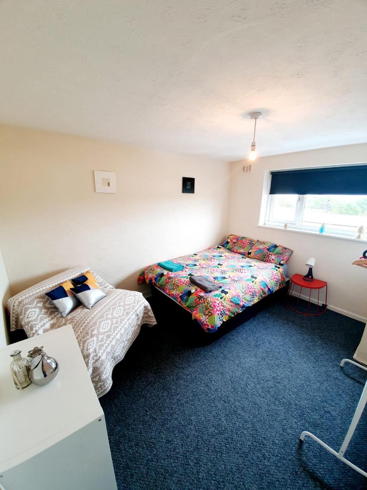 Rayleigh Town Centre 3 Bedroom Apartment Eksteriør billede