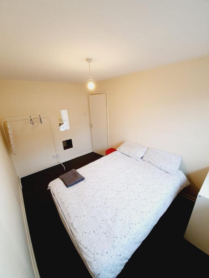 Rayleigh Town Centre 3 Bedroom Apartment Eksteriør billede